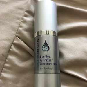 SecretSerum “Bye Bye Wrinkles” Line Filler.